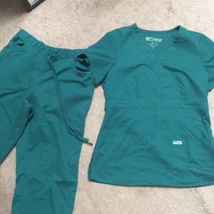Grey’s anatomy Scrubs small dark green